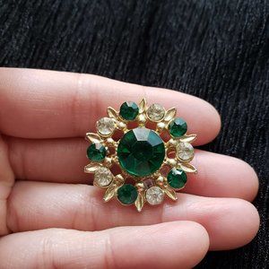 Vintage Green Emerald /White Jewel Rhinestone Floral Filigree Pin Brooch